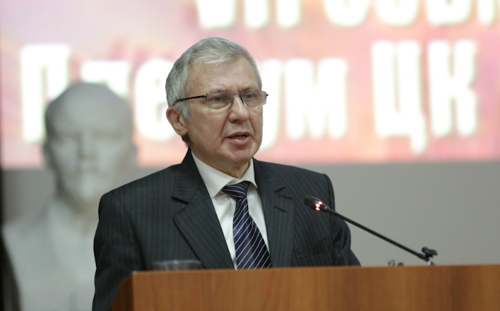 Президиум ЦК КПРФ поздравил главного редактора газеты "Правда" Б.О.Комоцкого с юбилеем