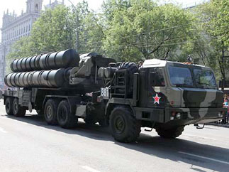 С-300 готовится к схватке с F-16
