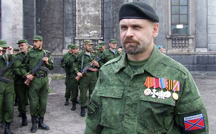 Не упадёт им поднятое знамя